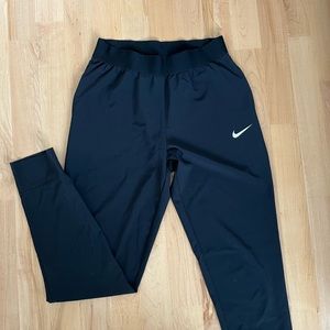 Nike dri fit jogger size small